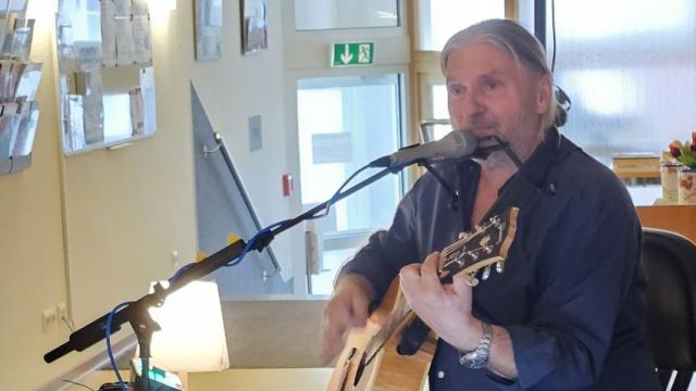 Ronald Gäßlein aus Nordhausen sorgte für gute Stimmung beim Seniorentreff. | Foto: Christiane Koch